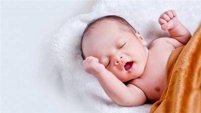 كيفية العناية ببشرة الرضع وعلاج مشاكلها 