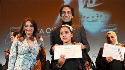 بسام راضى يكرم أوركسترا النور والأمل بعد عروضها في الأكاديمية المصرية بروما (صور)