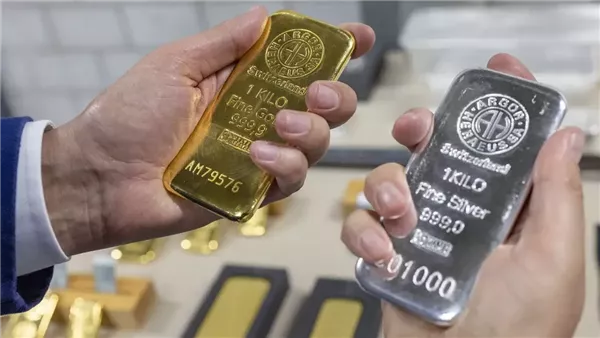 فيتو| رغم قوة الدولار وارتفاع عوائد سندات الخزانة، الذهب يتجه إلى تحقيق مكاسب أسبوعية 