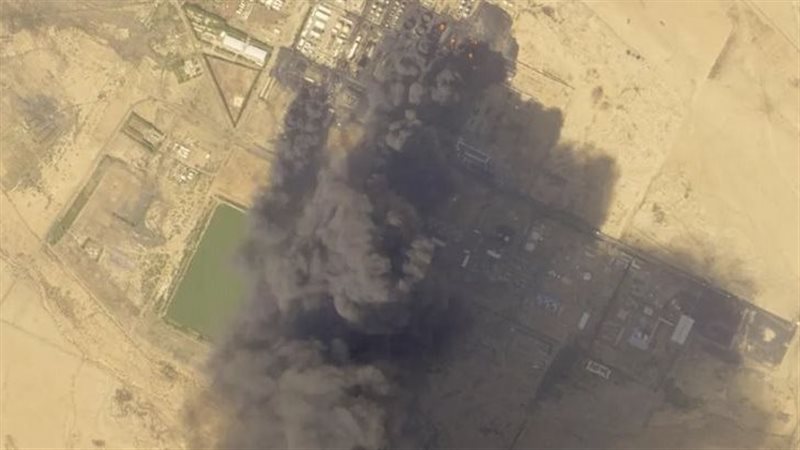  دخان كثيف ملوث فوق