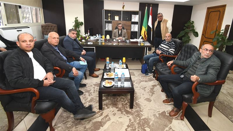 وزير الإسكان يتابع