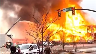 حريق هائل في مجمع سكني بولاية يوتا الأمريكية (فيديو)