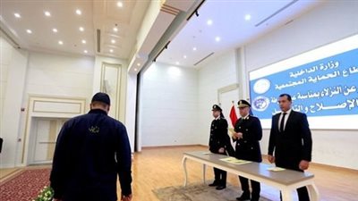  أخبار الحوادث اليوم: الإفراج عن 4466 نزيلا بمراكز الإصلاح والتأهيل.. توزيع الورد والحلوى على المواطنين بمناسبة عيد الشرطة.. وضبط شخص أثناء محاولة خطف طفلة باستخدام منديل مخدر بالسويس