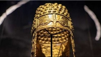 استخدام عبوة ناسفة لسرقة أساور ملكية وخوذة ذهبية أثرية من معرض بهولندا 