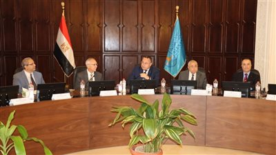 قنصوة يبحث إنشاء فرع دولي لجامعة فيرجينيا تك الأمريكية ببرج العرب