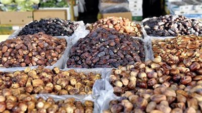 مع اقتراب شهر رمضان، أسعار البلح والتمور في الأسواق