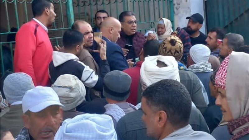 زحام أمام الجمعيات