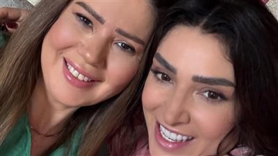 روجينا برفقة رانيا فريد شوقي بكواليس مسلسل حسبة عمري (صور) 