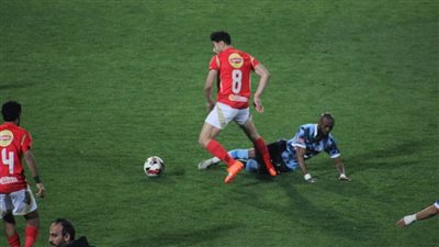 بيراميدز بـ 10 لاعبين يتقدم على الأهلي 1-0 في الشوط الأول (فيديو وصور)