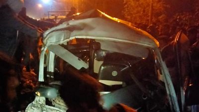 مصرع 3 أشخاص وإصابة 11 آخرين في حادث تصادم مروع بالغربية