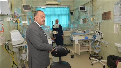 محافظ أسيوط يكلف بسرعة إنهاء إجراءات العلاج على نفقة الدولة لمريضة (صور)