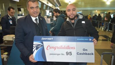 احتفالا بعيد الطيران المدني الـ95، مصر للطيران تعد مفاجأة سارة لعملائها بمطار القاهرة