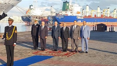 رئيس الأكاديمية العربية يتفقد سفينة التدريب 