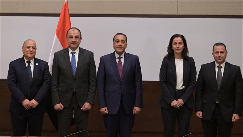 جانب من توقيع الاتفاقية