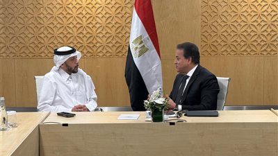 وزير الصحة يلتقي نظيره بقطر لبحث سبل تعزيز التعاون بين الدولتين
