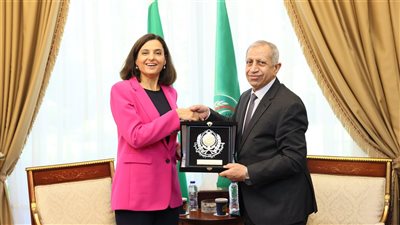 رئيس الأكاديمية العربية يستقبل قنصل لبنان في الإسكندرية