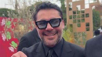 أحمد حسن يظهر رفقة أساطير الكرة بحفل قرعة أمم إفريقيا 2025 