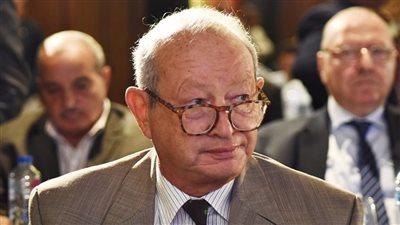 تضم نجيب ساويرس، السيرة الذاتية لأعضاء اللجنة الاستشارية للتنمية العمرانية وتصدير العقار