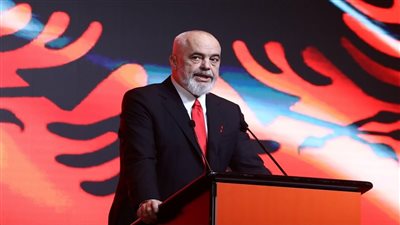 أول رد من رئيس وزراء ألبانيا على استضافة بلاده 100 ألف لاجئ من غزة