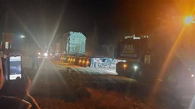 وصول أول محول مصنع بمواصفات قياسية عالمية لمحطة مولدات السد العالي (صور)