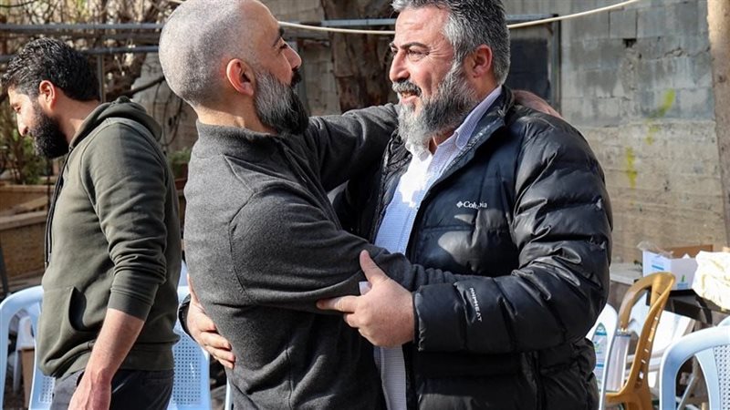 فرحة أهالى الأسرى،