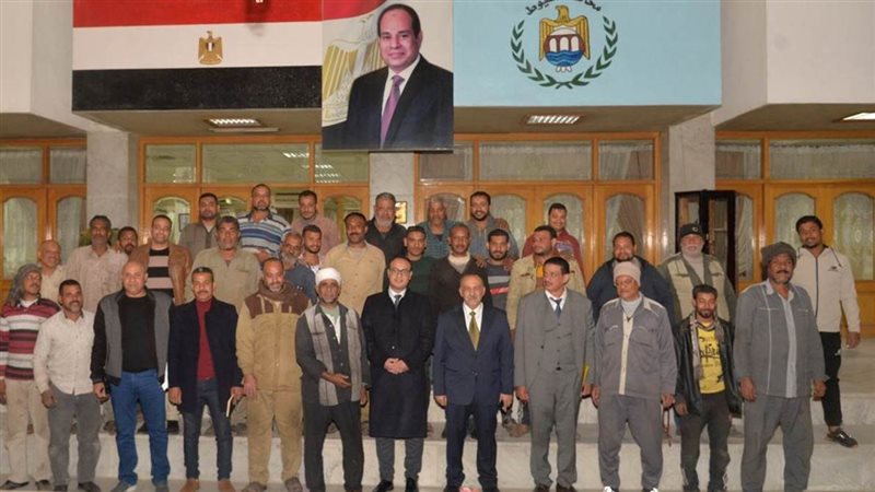 لقاء محافظ أسيوط