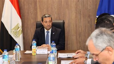 محافظ دمياط يناقش المشكلات والمعوقات التي تواجه شركات المنطقة الحرة