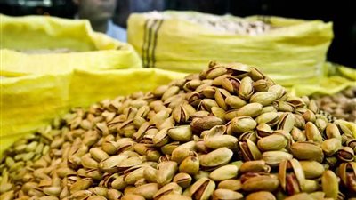 نص كيلو الفاخر يصل لـ 1980 جنيها، ننشر أسعار الفستق بالأسواق