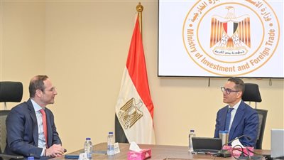 حسن الخطيب يستقبل وفد بنك جي بي مورجان تشيس لاستعراض جهود الدولة للنهوض بالاستثمار