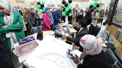 إقبال كثيف على جناح الأزهر بمعرض الكتاب، ومبادرة 