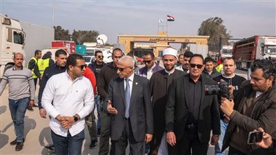 محافظ شمال سيناء يشهد إدخال قافلة تحيا مصر إلي قطاع غزة