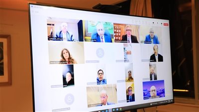 بشري سارة من التعليم العالي لطلاب منح الوكالة الأمريكية 