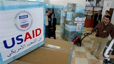 ضررها يطول مصر، عاصفة غضب من قرار ترامب بوقف المنح والقروض الاتحادية