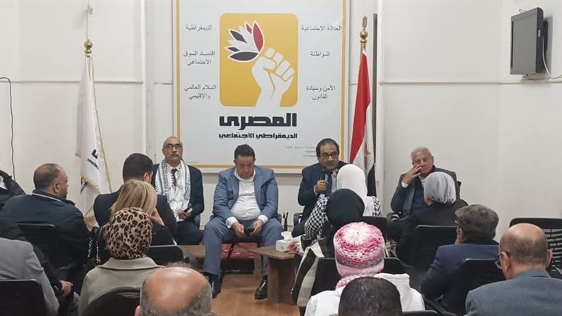 اجتماع عدد من ممثلي