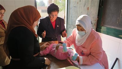 نائب وزير الصحة تتفقد وحدة طب أسرة سقارة بالجيزة وسد احتياجاتها من وسائل تنظيم الأسرة 