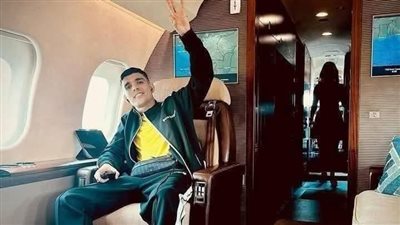 شاهد أشرف بن شرقي داخل أحد الفنادق استعدادا لإجراء الكشف الطبي بالأهلي 