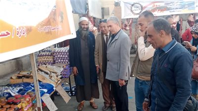 وكيل تموين الإسكندرية يتفقد سوق اليوم الواحد بالمنشية والمندرة