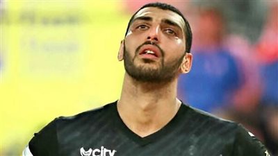 أبكى المصريين، لحظة انهيار سيف الدرع أثناء استلام جائزة رجل مباراة مصر وفرنسا (فيديو)