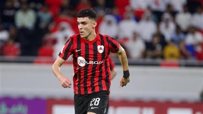 أشرف بن شرقي يجتاز الكشف الطبي ويستعد للإعلان عن انضمامه للأهلي