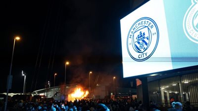 بينهم مرموش، حريق ملعب مانشستر سيتي يؤجل تقديم الصفقات الجديدة