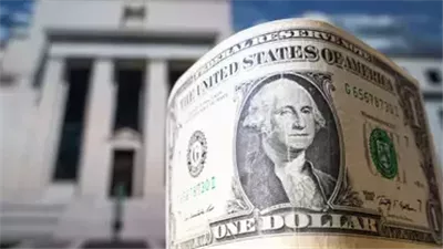  تراجع الدولار قبل بيانات التضخم الأمريكية وسط ضغوط ترامب على الفيدرالي