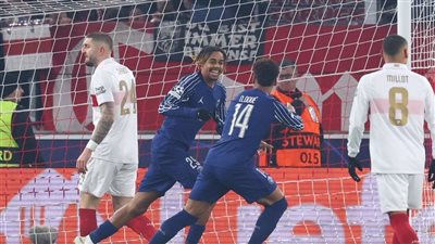  باريس سان جيرمان يكتسح شتوتجارت بثلاثية في الشوط الأول بدوري أبطال أوروبا (فيديو)