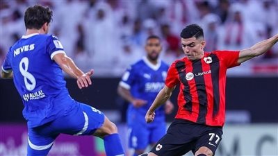 نجم الأهلي عن صفقة أشرف بن شرقي: أحمد عبد القادر أفضل