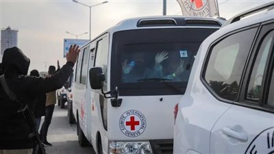 الصليب الأحمر يتسلم 5 أسرى تايلانديين ضمن صفقة التبادل بين الاحتلال وحماس 