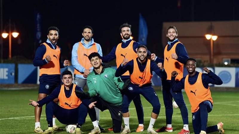 بيراميدز، فيتو 
