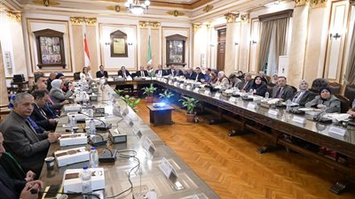 تفاصيل اجتماع مجلس جامعة القاهرة.. التشديد على سرعة إنهاء أعمال التصحيح وإعلان النتائج.. وتأسيس شركة لإدارة واستثمار الأصول المعنوية