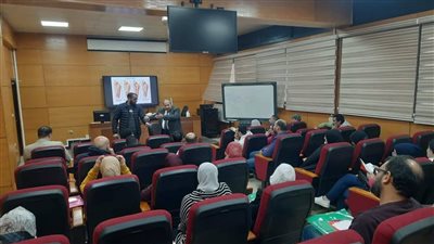 تدريب ضباط الإرشاد بشركة الميناء لاعتماد كباري التحميل بمطار القاهرة الدولي