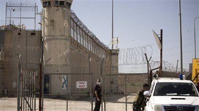 وصول حافلات الأسرى الفلسطينيين المفرج عنهم إلى رام الله