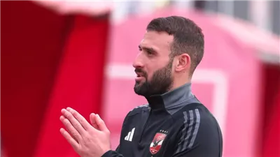 عمر كمال يقترب من تشكيل الأهلي الأساسي أمام مودرن سبورت