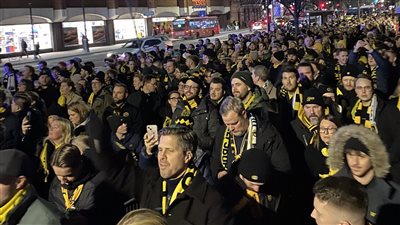 جماهير إيلفسبورج تزحم شوارع لندن قبل مواجهة توتنهام (فيديو)